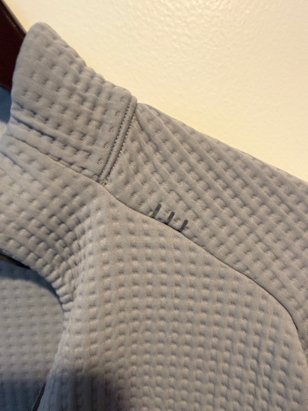 lululemon athletica Men's Light Gray Waffle Quarter-Zip Pullover - Picture 8 of 8